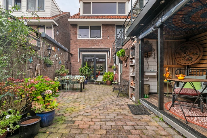 Bekijk foto 2 van Ferdinand Bolstraat 43