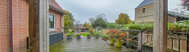 Bekijk 360° foto van Het dakterras met vide en zicht naar de tuin van Maasdijk 22