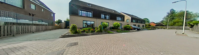 Bekijk 360° foto van Voortuin van Molenkamp 1