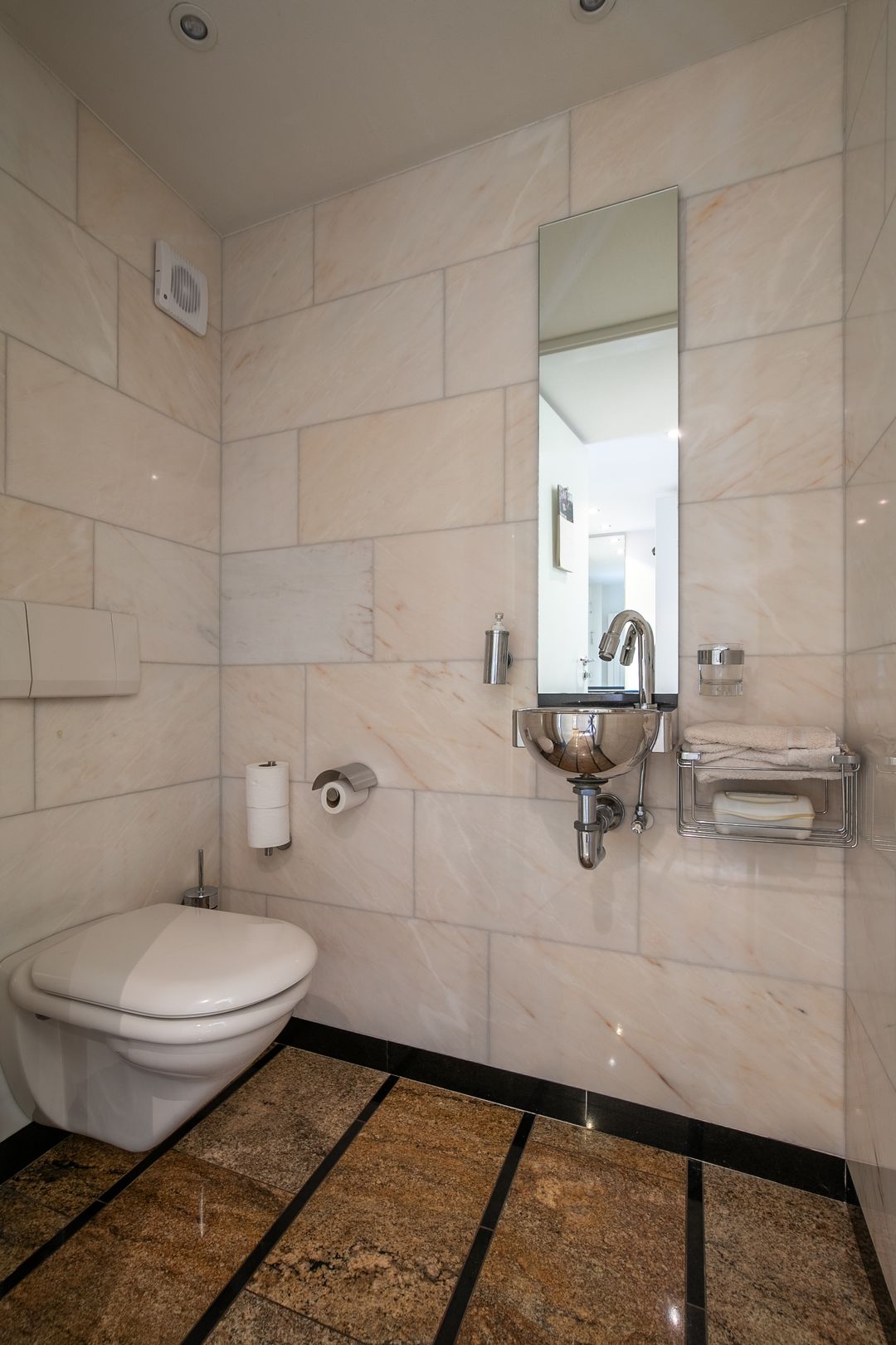 Foto 23 van Akerstraat 128