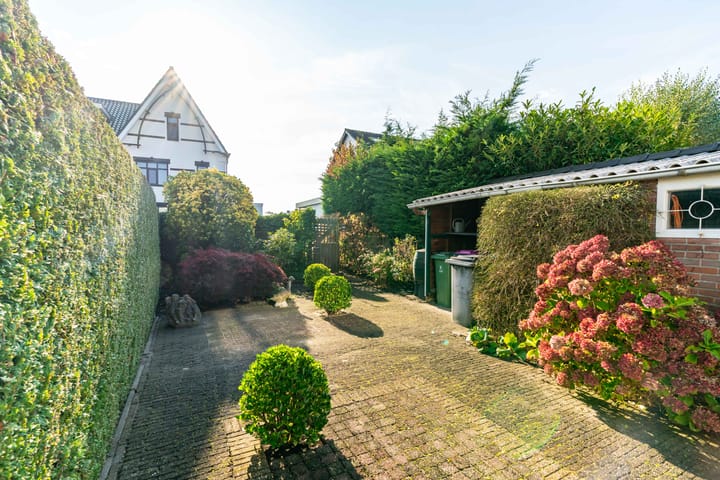 Foto 21 van Delftsestraatweg 85