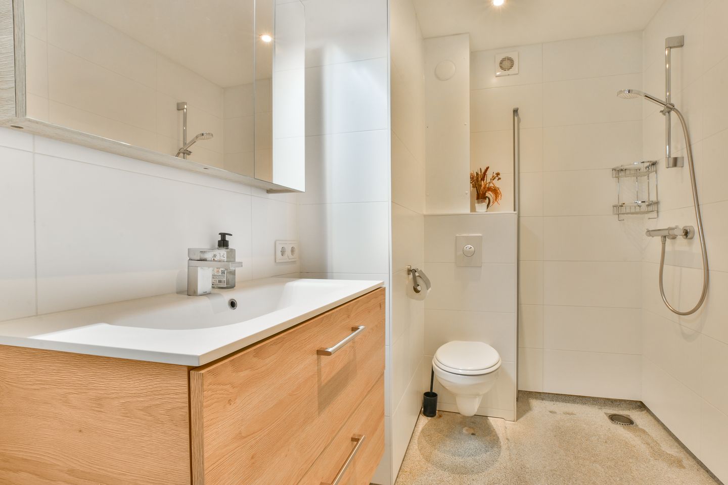 Foto 4 van Madurastraat 9-A