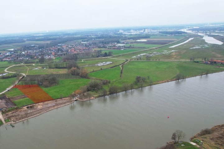 Bekijk foto 1 van Bouwkavel Veerweg 5