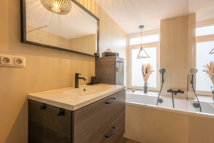 Foto 20 van Eurenderweg 43