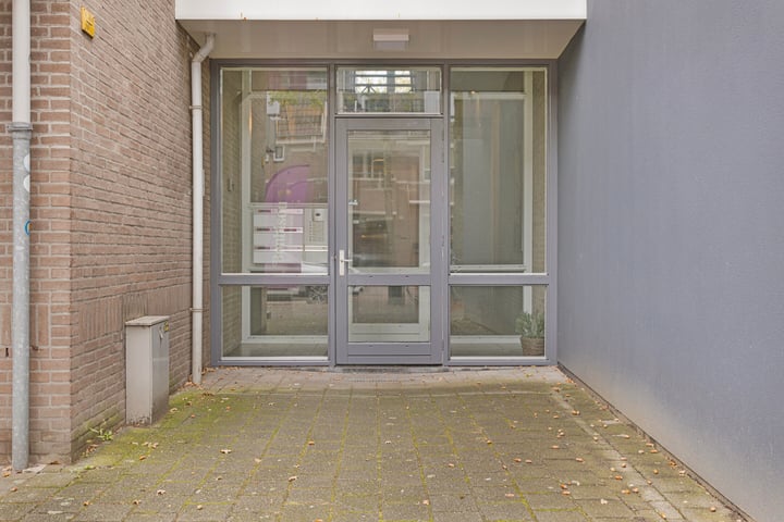 View photo 6 of Parkstraat 18-A