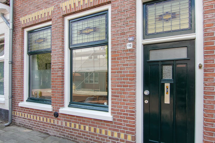 Bekijk foto 2 van Teylerstraat 110