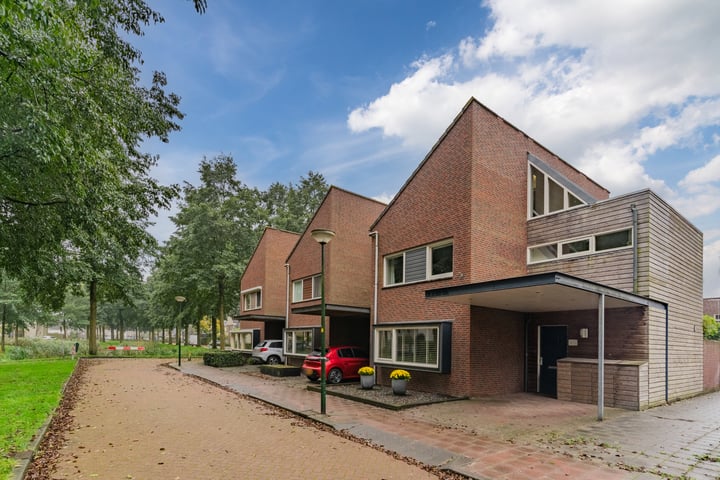 View photo 2 of Haagwinde 18