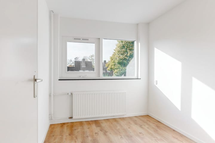 Foto 12 van Klagerstuin 99