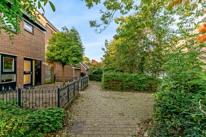 Foto 24 van Klagerstuin 99