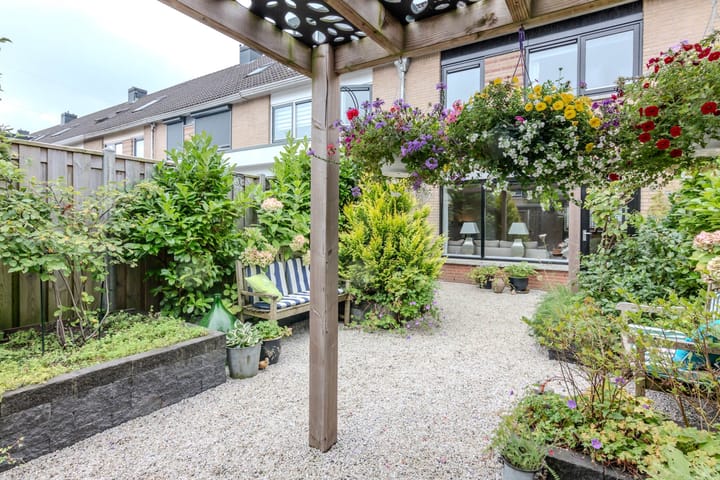 Photo 5 of Jeanne van Schaik-Willingstraat 5