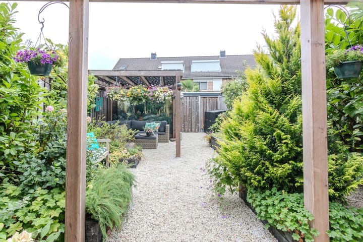 Foto 16 van Jeanne van Schaik-Willingstraat 5