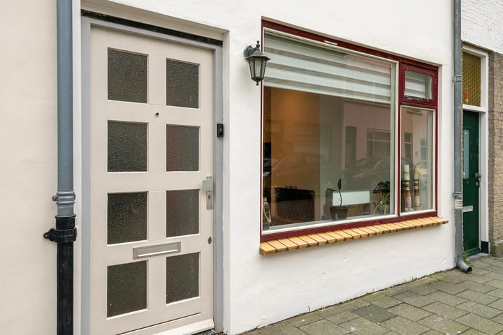 View photo 9 of Middelharnissestraat 7