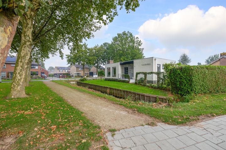 Bekijk foto 42 van Citadelstraat 22