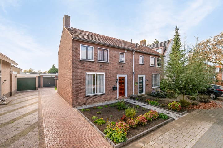 Foto 5 van Admiraal de Ruyterstraat 137