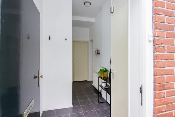 Photo 4 of Jan Nieuwenhuijzenstraat 21