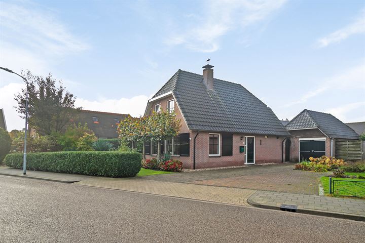 View photo 2 of Ruitersveldweg 15