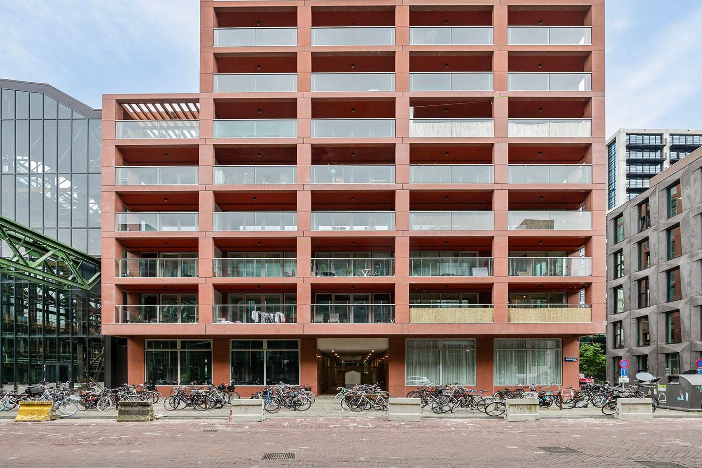 Foto 1 van Oostenburgermiddenstraat 467