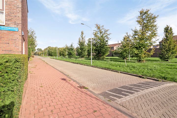 Bekijk foto 37 van Vrijdagstraat 24