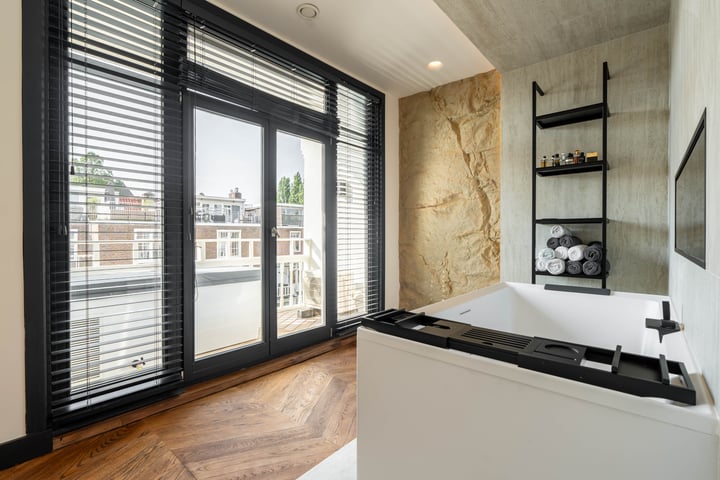 View photo 24 of Johannes Verhulststraat 189-2