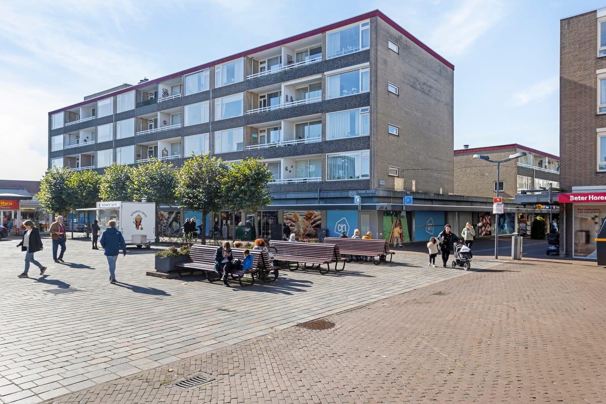 Foto 1 van Loosduinse Hoofdplein 247