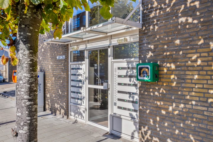 Foto 2 van Loosduinse Hoofdplein 247