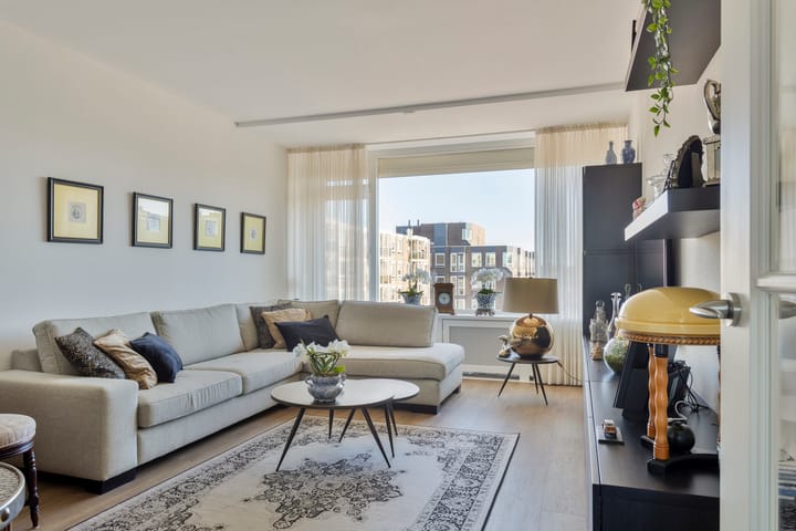 Photo 6 of Loosduinse Hoofdplein 247