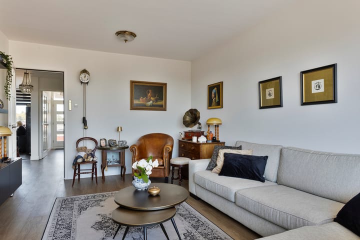 Photo 7 of Loosduinse Hoofdplein 247