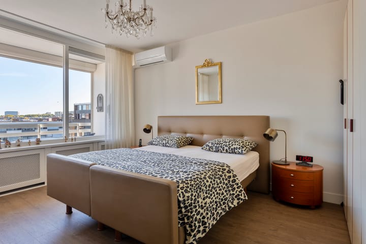 Photo 11 of Loosduinse Hoofdplein 247