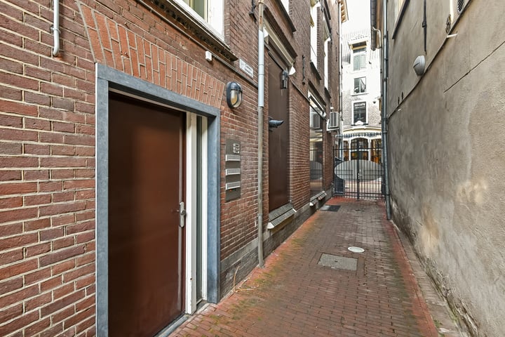 Bekijk foto 4 van Rijnstraat 66-2