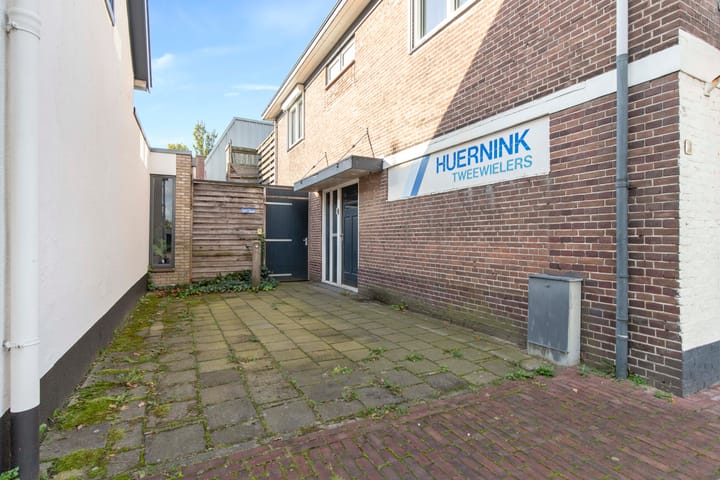 Photo 2 of Dorpsstraat 18