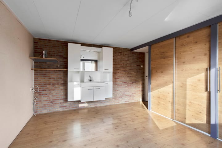 Photo 5 of Dorpsstraat 18