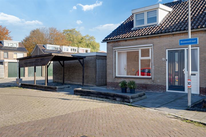 View photo 1 of Bosbesstraat 5