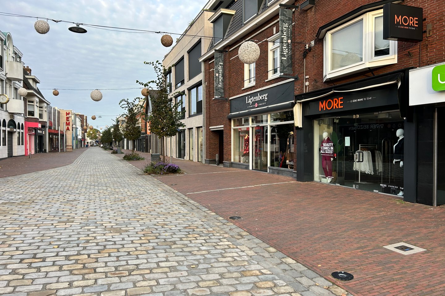 View photo 2 of Haarstraat 8