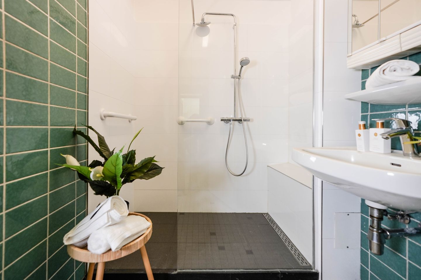 Foto 44 van Leidsestraatweg 15-421