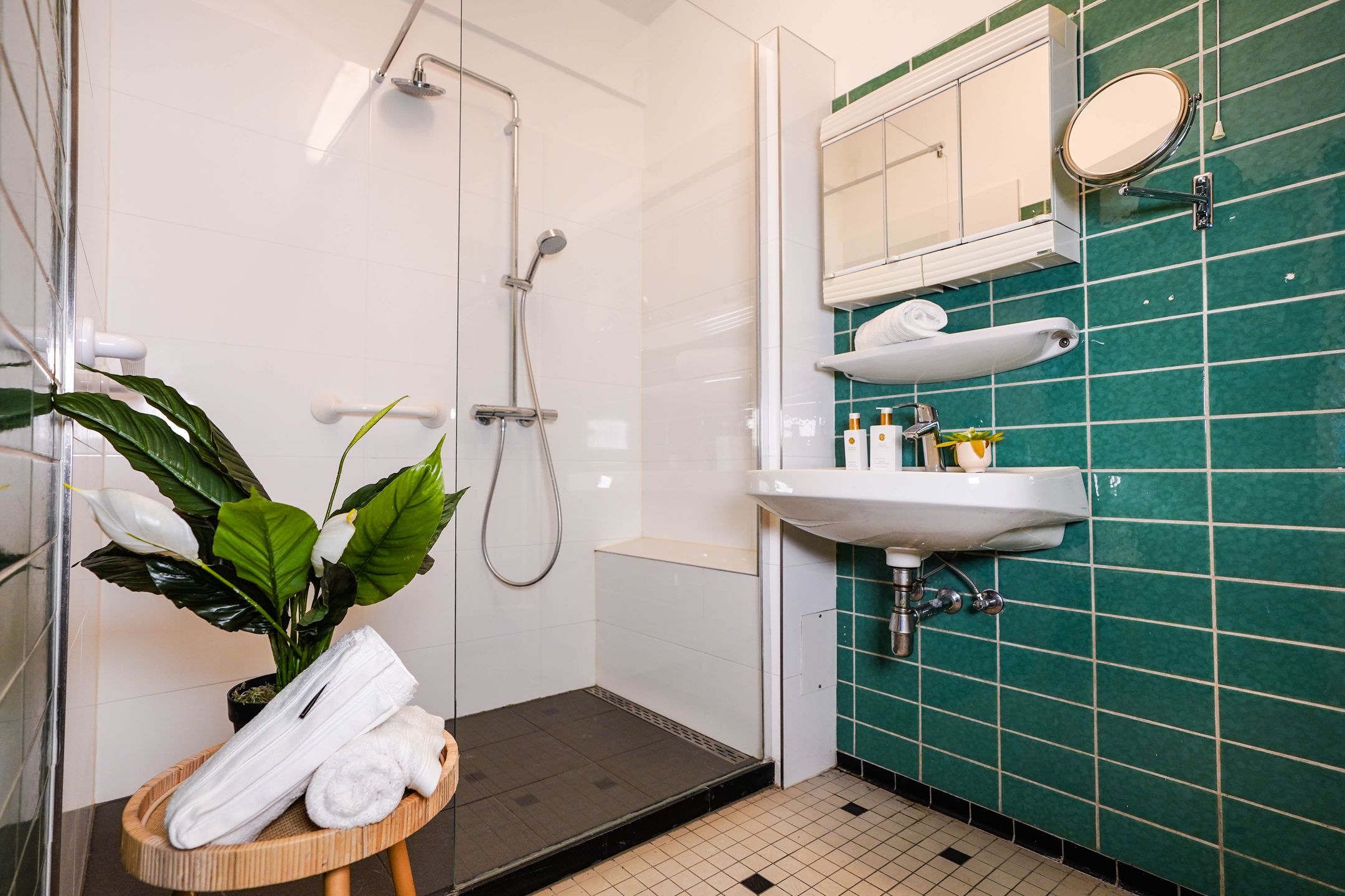 Foto 45 van Leidsestraatweg 15-421