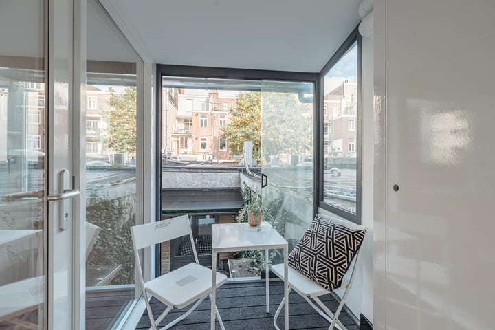 View photo 16 of Van Ostadestraat 139-H