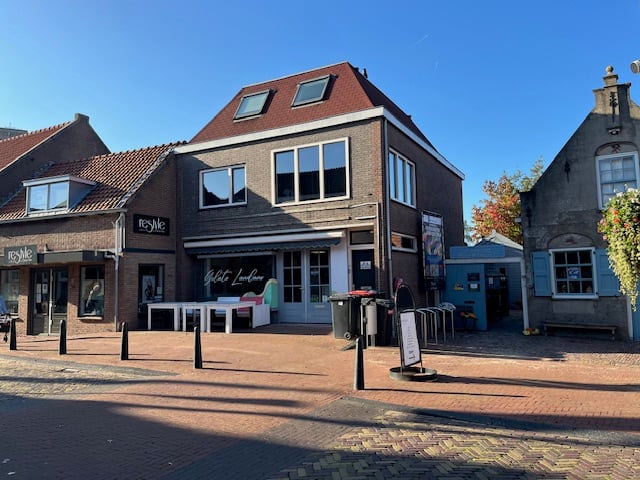 Bekijk foto 2 van Hoofdstraat 61