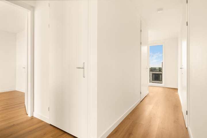 Foto 14 van Mies van der Rohestraat 111