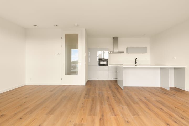 Foto 22 van Mies van der Rohestraat 111