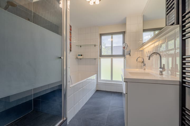 Foto 10 van Moerbeistraat 8