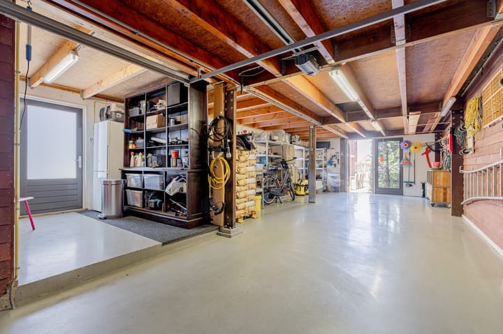 Foto 18 van Moerbeistraat 8