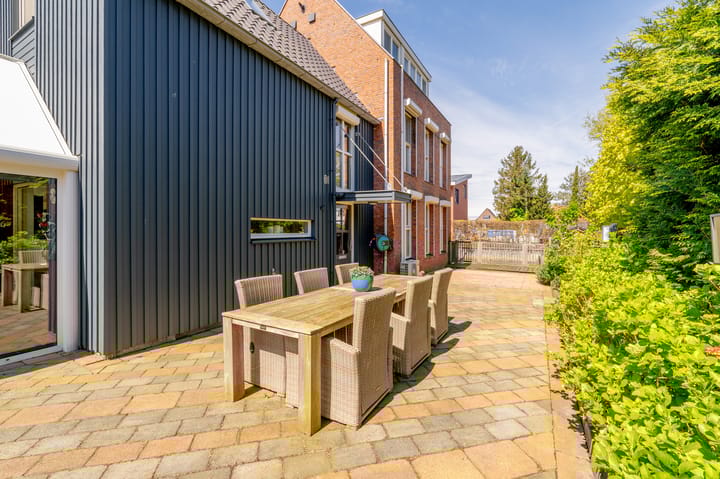 Foto 19 van Moerbeistraat 8