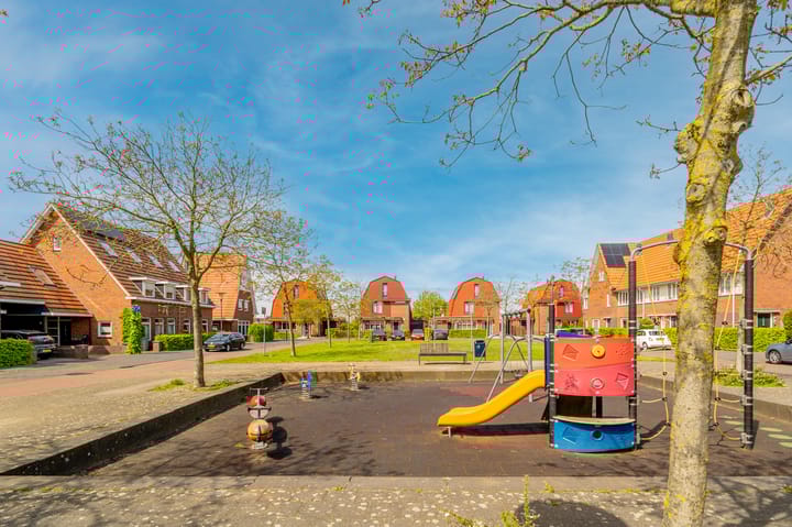 Foto 27 van Moerbeistraat 8