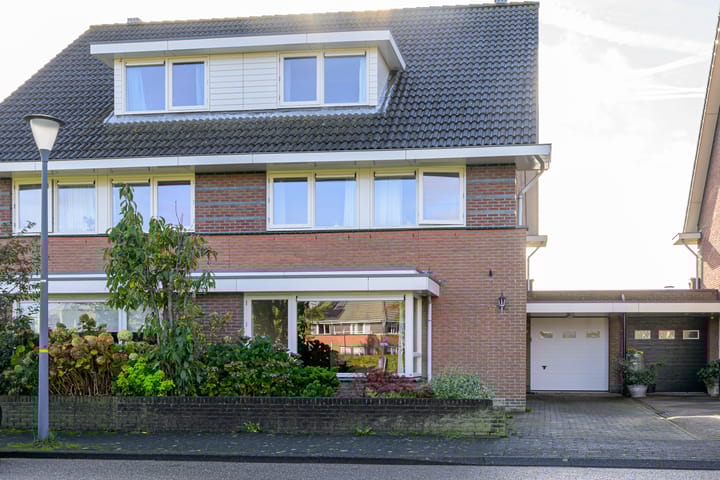 Foto 35 van de Vaart 57