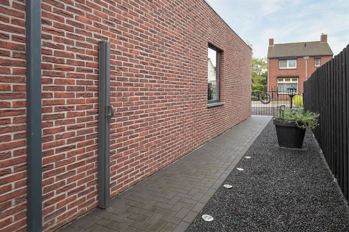 Bekijk foto 24 van Kanunnik Willemsestraat 10-A