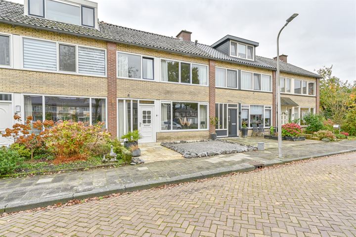 View photo 1 of Hazelaarstraat 60