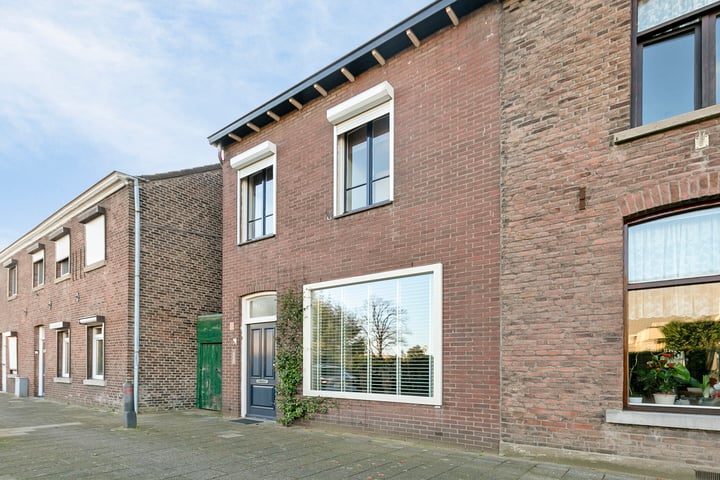 Bekijk foto 2 van Dolmansstraat 58