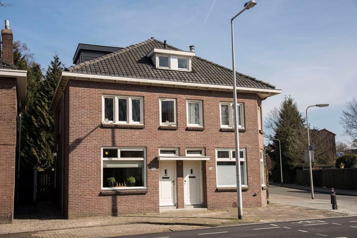 Bekijk foto 1 van Deurningerstraat 300