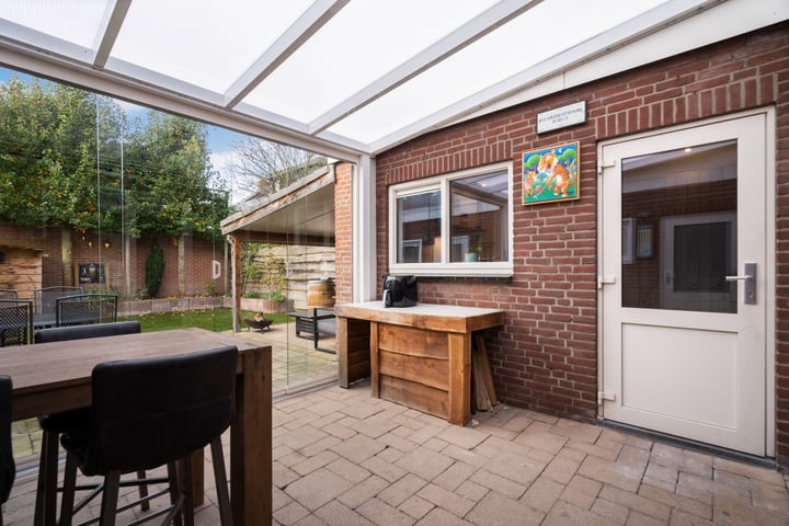 Bekijk foto 36 van Voorstestraat 107