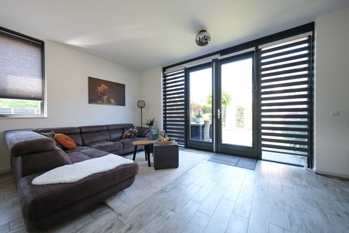 Foto 2 van Van Barnevelderf 2